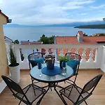 Orhidelia Apartment *