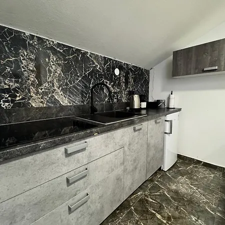 Orhidelia Appartement *